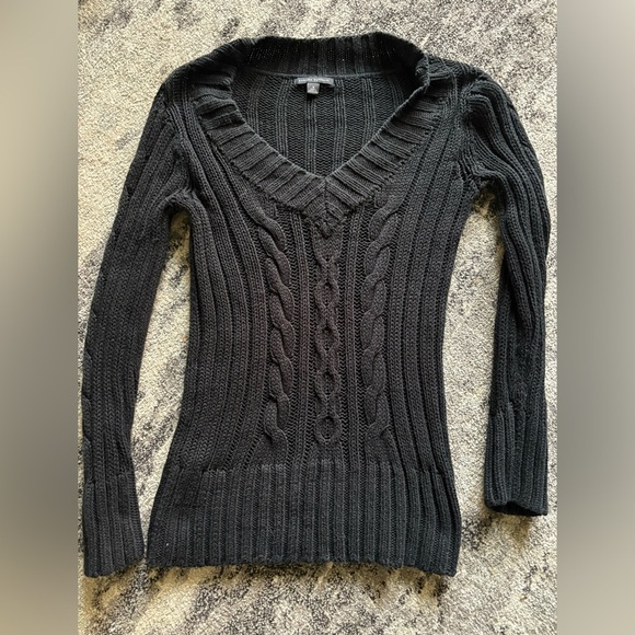 Banana Republic Sweaters - Women’s Banana Republic Black V-Neck Cable Sweater